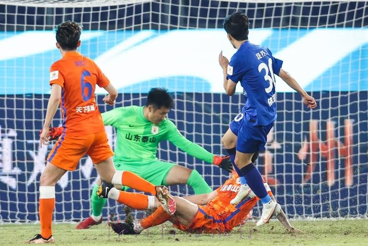 2023中国足协超级杯上演巅峰对决 新援助力武汉三镇创造历史